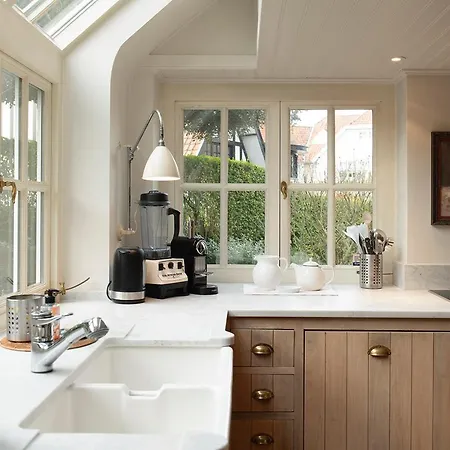 Sunbeam Family House At Seaside Villa