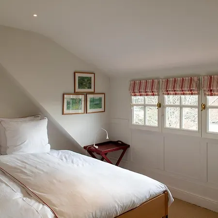 Sunbeam Family House At Seaside *