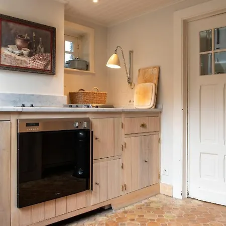 Sunbeam Family House At Seaside Villa *