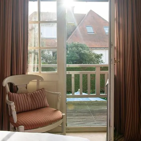 Sunbeam Family House At Seaside Villa Knokke-Heist